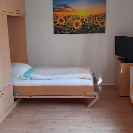 Apartment 1-zimmer-apartment-2-hochparterre Lubeck